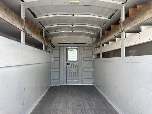 Used 2019 RAM ProMaster 3500 w/ Premium Appearance Group FWD image 4