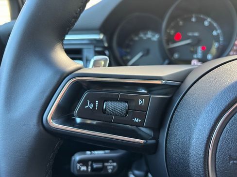 Certified 2025 Porsche Macan image 15