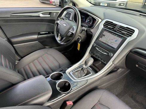 Used 2013 Ford Fusion SE image 16