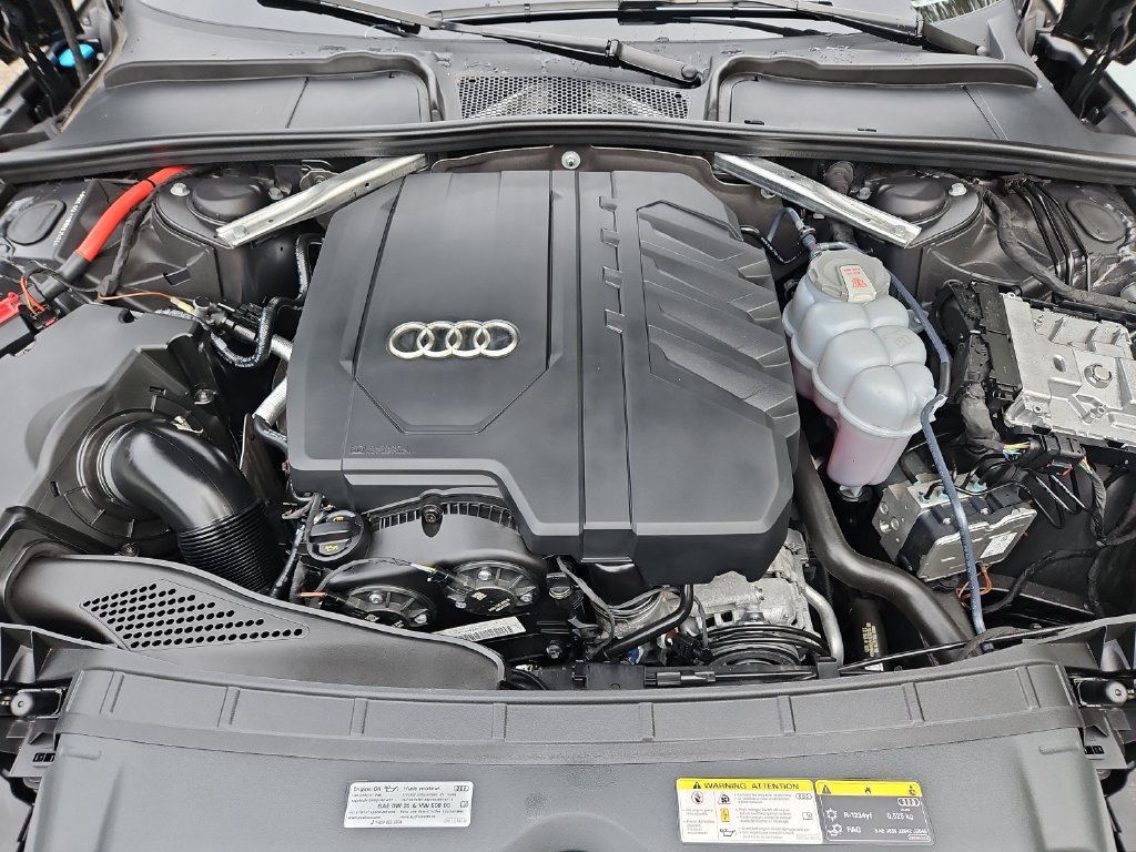 Used 2022 Audi A4 2.0T Premium Plus w/ Premium Plus Package AWD/4WD image 38