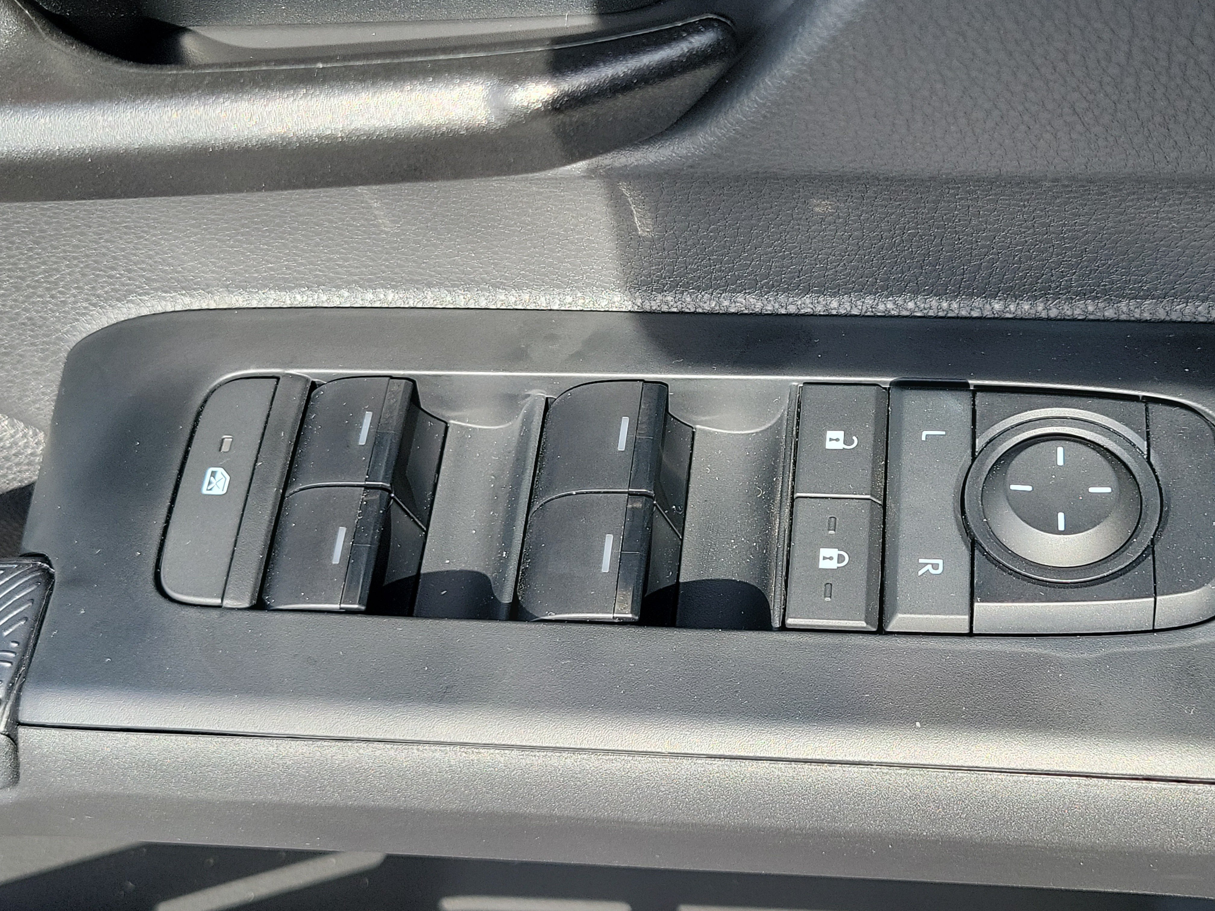 Used 2026 Toyota Tacoma SR5 RWD image 21