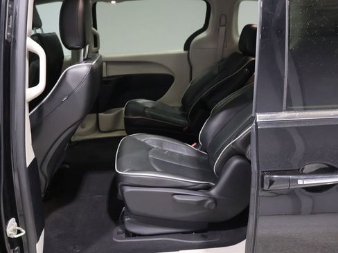 Used 2022 Chrysler Pacifica Limited image 20