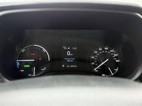 Used 2022 Toyota Sienna XLE image 18