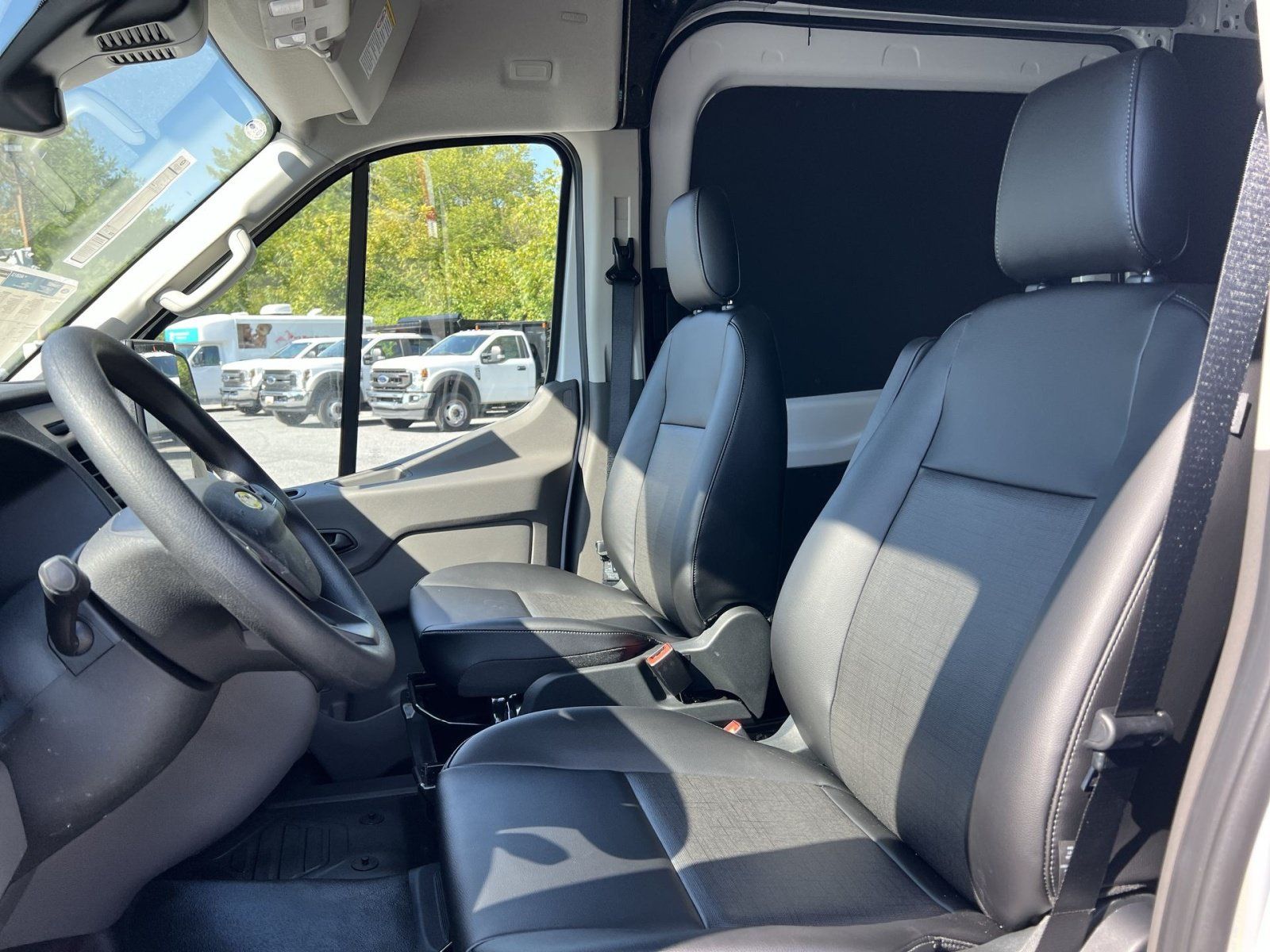 New 2027 Ford Transit 250 148 Medium Roof w/ Load Area Protection Package RWD image 13