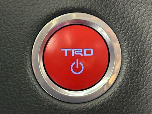 Used 2024 Toyota Sequoia Limited image 29