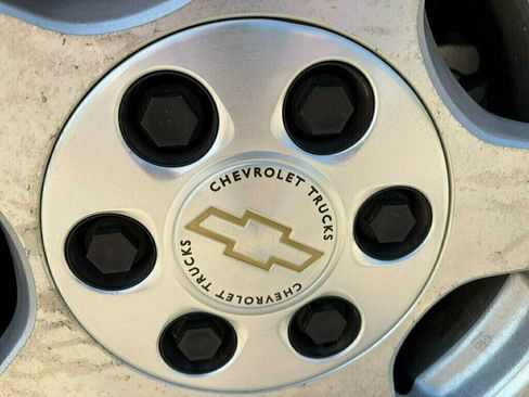 Used 2001 Chevrolet Silverado 1500 LS w/ Firm Ride Suspension Pkg RWD image 38