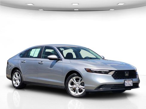 Used 2023 Honda Accord LX image 2