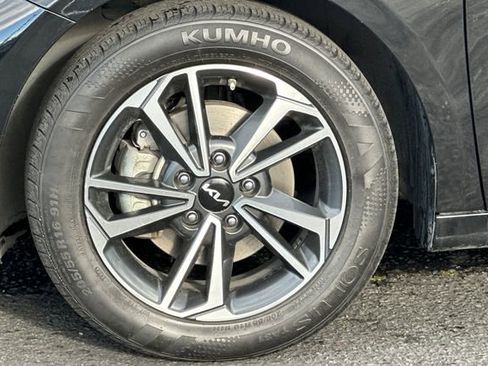 Used 2024 Kia Forte LXS image 27