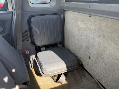 Used 2000 Nissan Frontier XE image 32