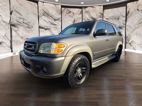 Used 2003 Toyota Sequoia SR5 image 2