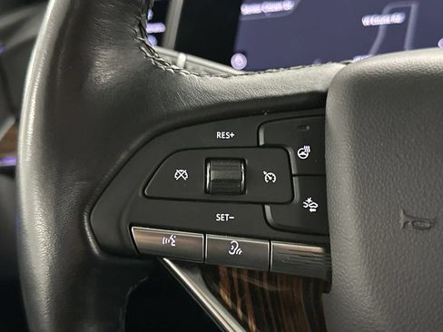 Used 2022 Cadillac Escalade Premium Luxury AWD/4WD image 64