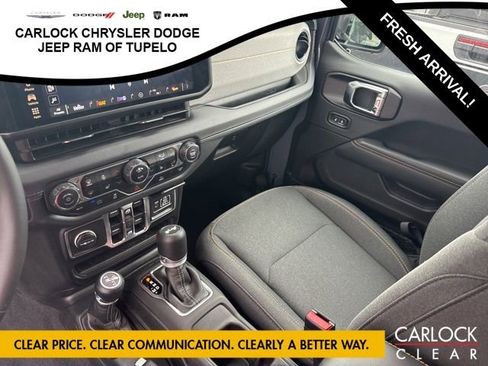 Used 2025 Jeep Wrangler Unlimited Sahara AWD/4WD image 20