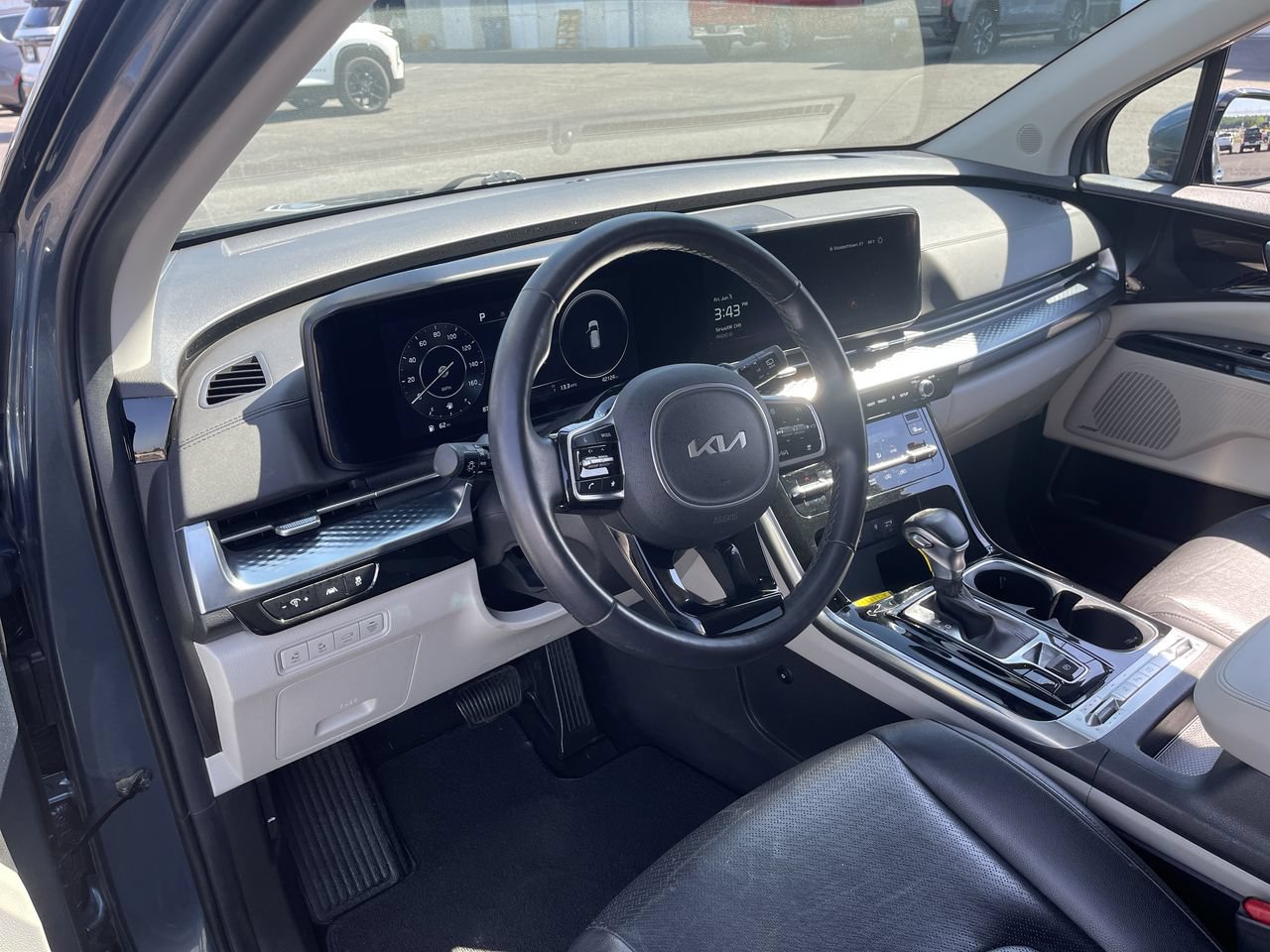 Used 2024 Kia Carnival SX Prestige FWD image 10