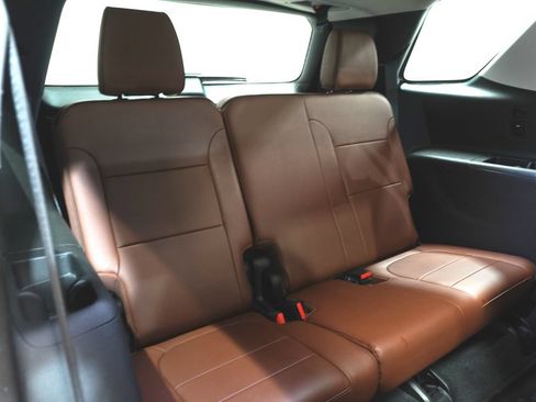Used 2018 Chevrolet Traverse High Country AWD/4WD image 20