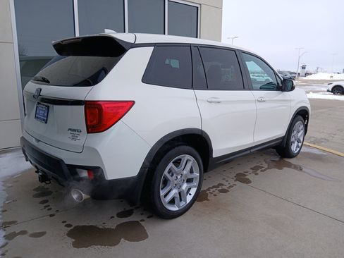 Used 2025 Honda Passport EX-L image 7