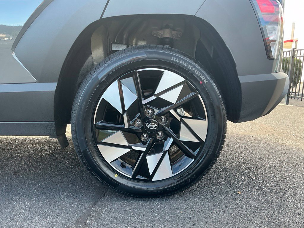 Certified 2025 Hyundai Kona SEL AWD/4WD image 13