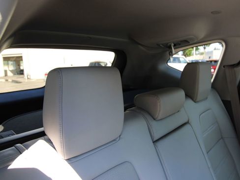 Used 2018 Honda CR-V Touring image 24