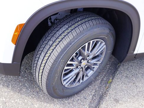 New 2026 Chevrolet Traverse LT w/ Driver Confidence Package image 9