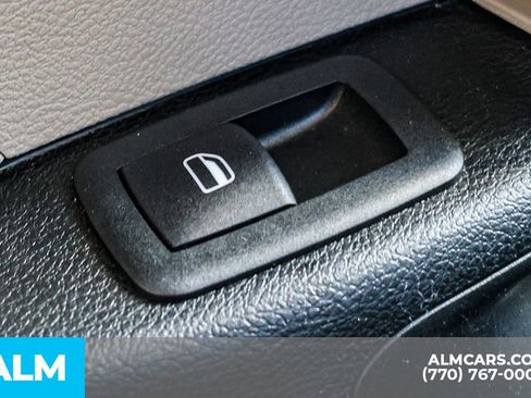 Used 2024 Chrysler Pacifica Touring-L image 57