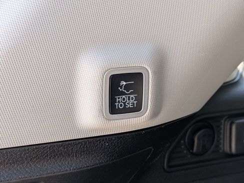 Used 2023 Jeep Grand Cherokee 4WD 4xe image 9