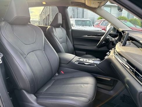 Used 2025 INFINITI QX60 Pure w/ Cargo Package AWD/4WD image 31