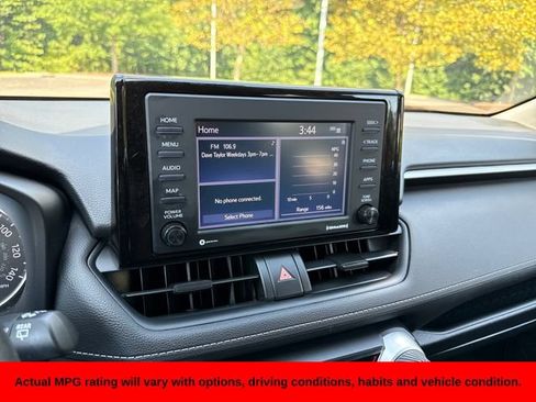 Used 2021 Toyota RAV4 LE AWD/4WD image 17