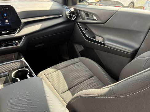 Used 2025 Chevrolet Equinox LT AWD/4WD image 30