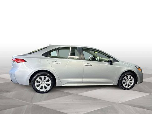 Used 2025 Toyota Corolla LE w/ Convenience Package FWD image 9