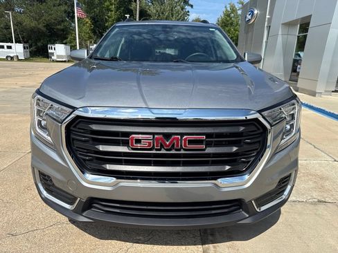 Used 2024 GMC Terrain SLE w/ Driver Convenience Package FWD image 32