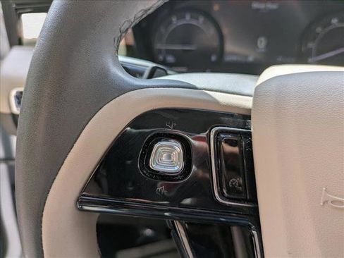 Used 2022 Lincoln Corsair FWD image 16