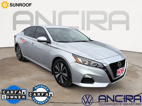Used 2022 Nissan Altima 2.5 SV w/ SV Premium Package image 1
