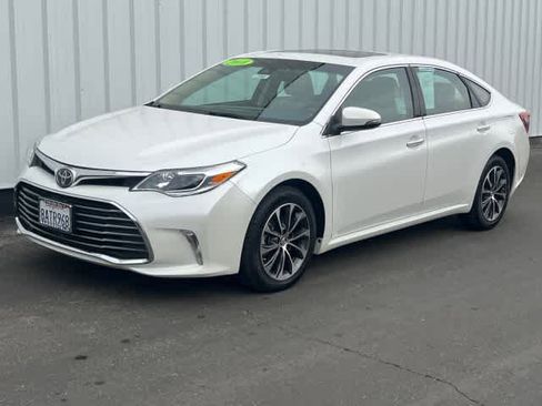 Used 2018 Toyota Avalon XLE Premium image 1