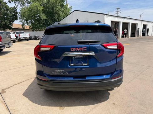 Used 2023 GMC Terrain SLE w/ Driver Convenience Package FWD image 29