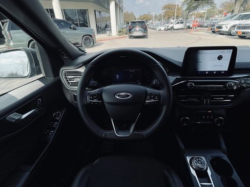 Used 2025 Ford Escape ST-Line image 11