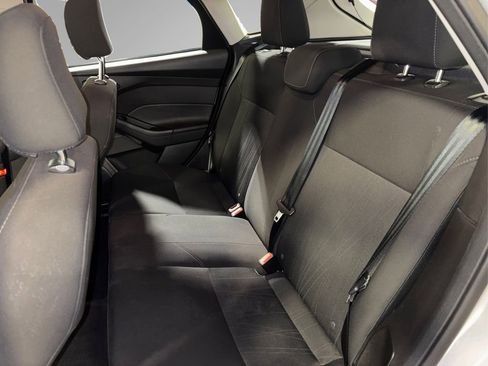 Used 2016 Ford Focus SE w/ Reverse Sensing Package image 10