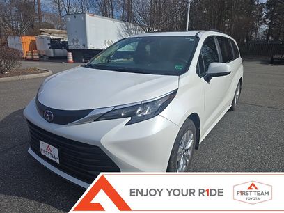 Used 2025 Toyota Sienna XLE