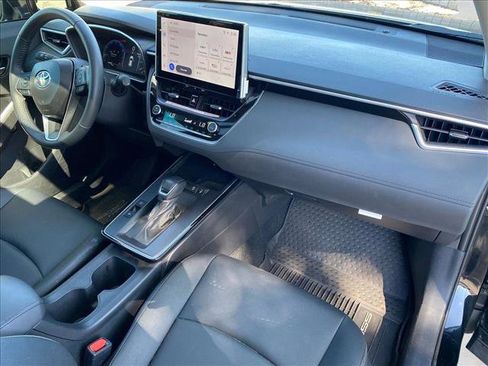 Used 2026 Toyota Corolla Cross XLE w/ Convenience Package FWD image 29