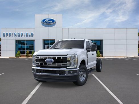New 2025 Ford F350 XL w/ XL Chrome Package AWD/4WD image 2