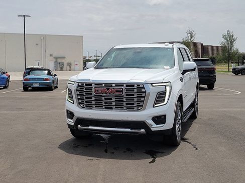 Used 2025 GMC Yukon Denali AWD/4WD image 1