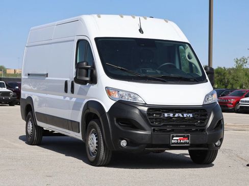 Used 2025 RAM ProMaster 2500 w/ Convenience Group FWD image 4