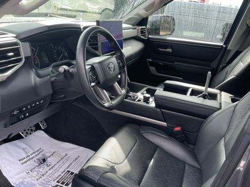 Used 2022 Toyota Tundra Limited w/ TRD Off-Road Package AWD/4WD image 9