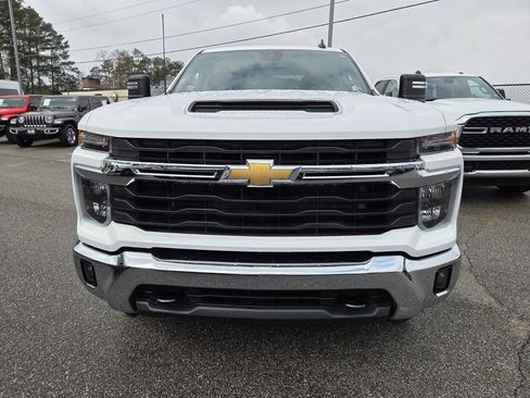 Used 2025 Chevrolet Silverado 2500 LT w/ Convenience Package image 2