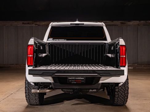 Used 2026 Toyota Tacoma TRD Sport image 9