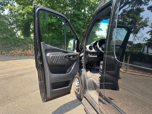 Used 2021 Mercedes-Benz Sprinter 3500 image 12