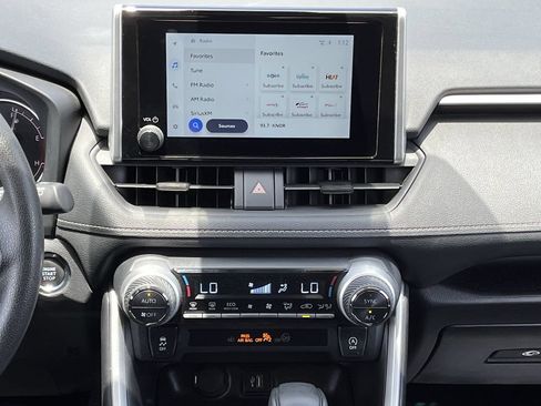 Used 2025 Toyota RAV4 XLE FWD image 15