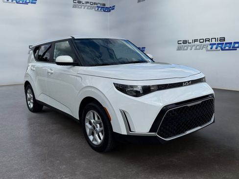 Used 2024 Kia Soul LX w/ Option Group 015 image 3