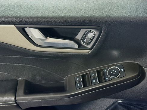 Used 2021 Ford Escape SE w/ Cold Weather Package image 24