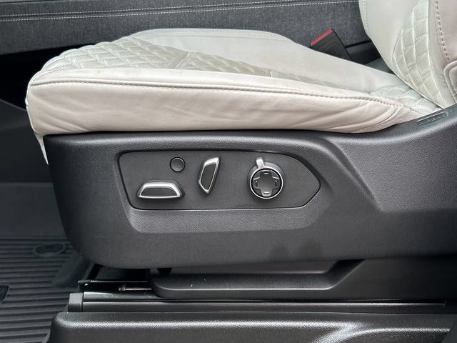 Used 2025 Cadillac Escalade Sport Platinum w/ LPO, Floor Liner Package AWD/4WD image 40
