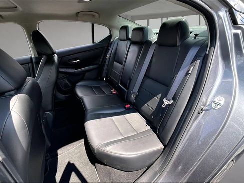 Used 2022 Nissan Sentra SR w/ SR Premium Package FWD image 26