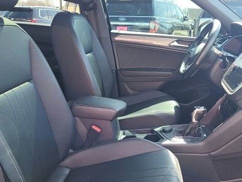 Used 2022 Volkswagen Tiguan SE R-Line AWD/4WD image 18